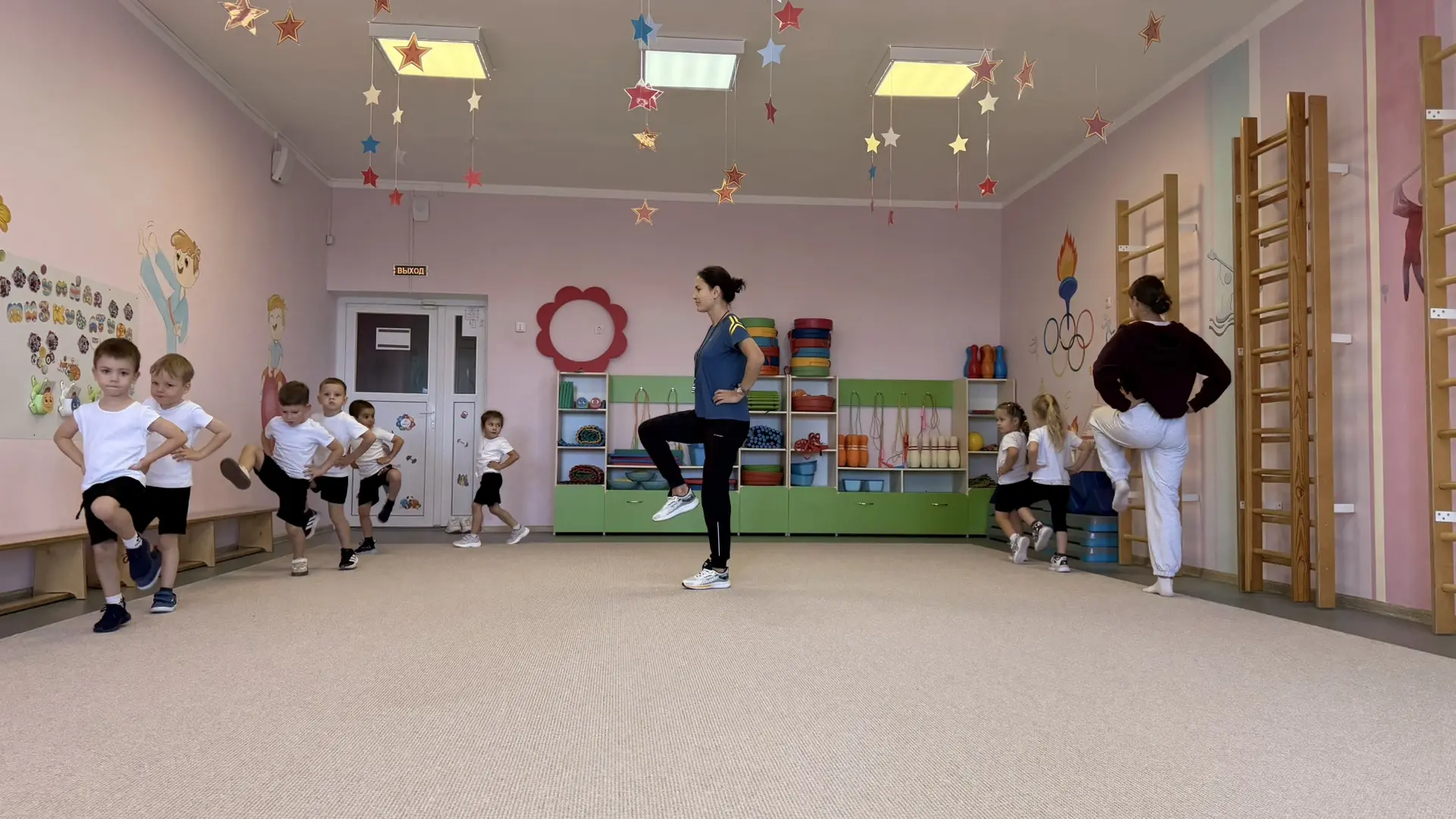 Физкультура в средней группе: весело, дружно и с пользой! 🏃💛