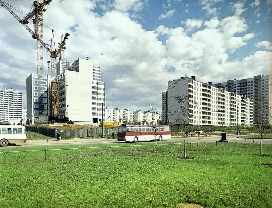Стройка У метро «Юго-Западная»