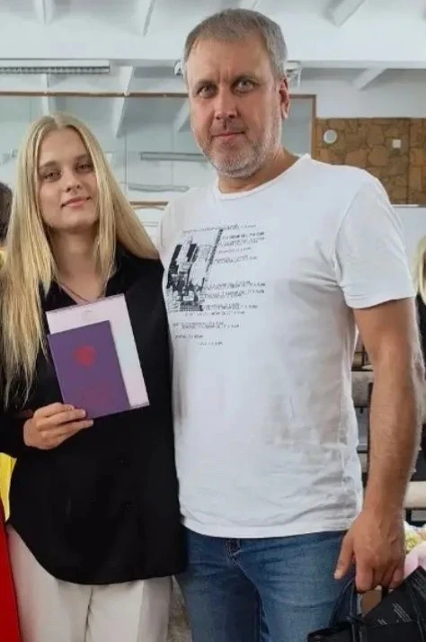 Ученица 10А класса Никитченко Яна, принимает участие в онлайн-активности «Вместе с папой"