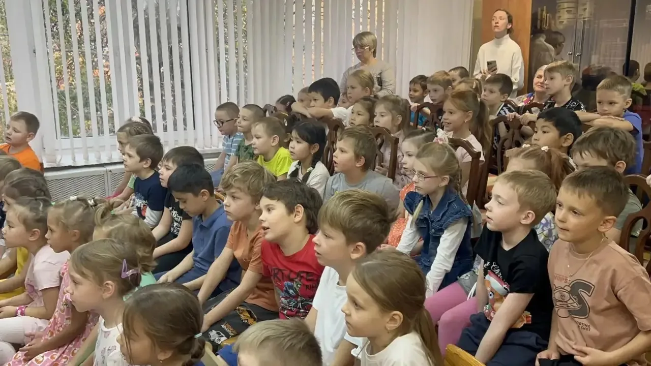 РЕБЯТА ИЗ МУЗЫКАЛЬНОЙ ШКОЛЫ ИМЕНИ Д. ШОСТАКОВИЧА 🎶