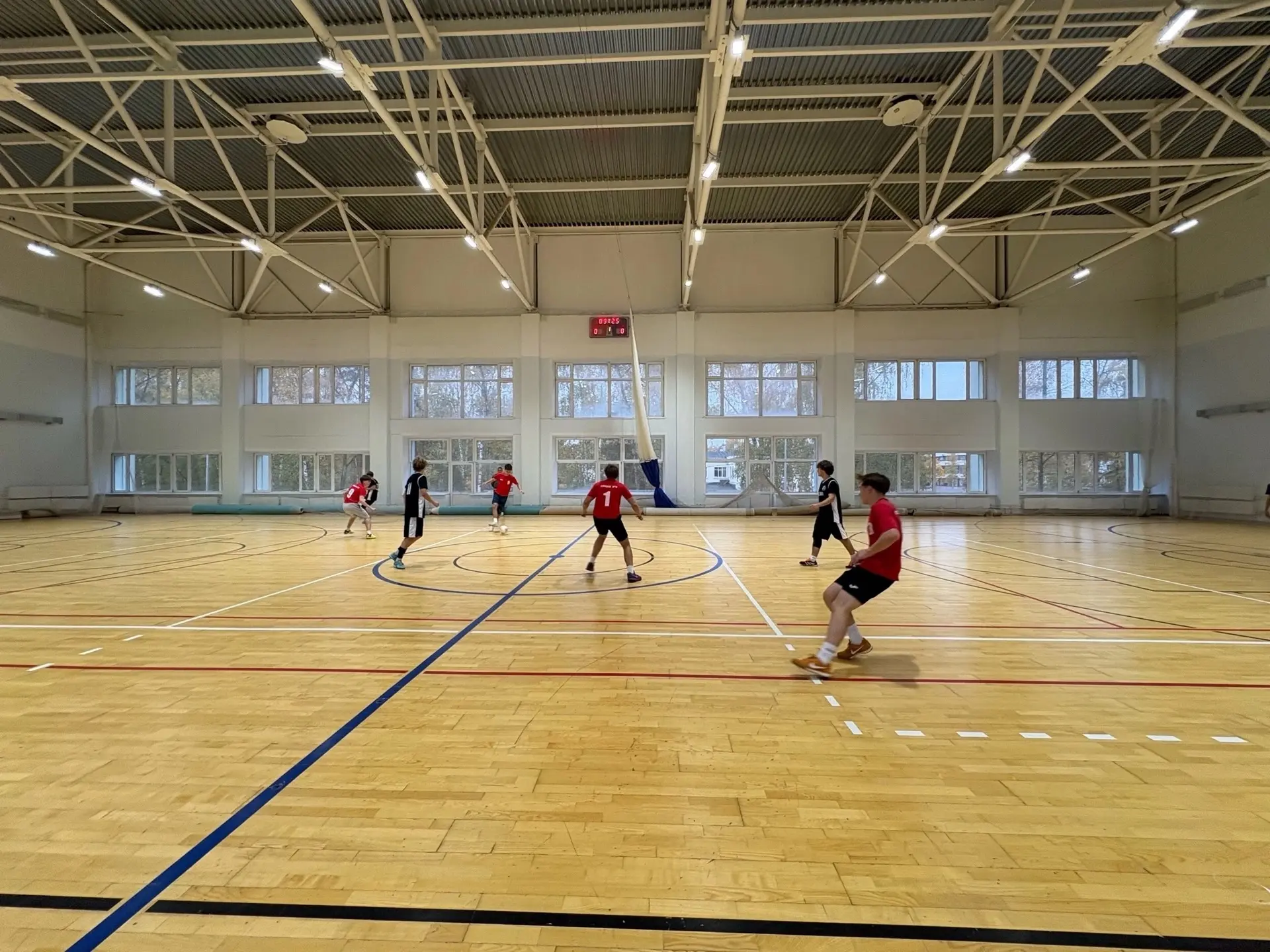 13 октября 2026 года в спортивном комплексе «Волна» стартовала Единая школьная лига (ЕШ...