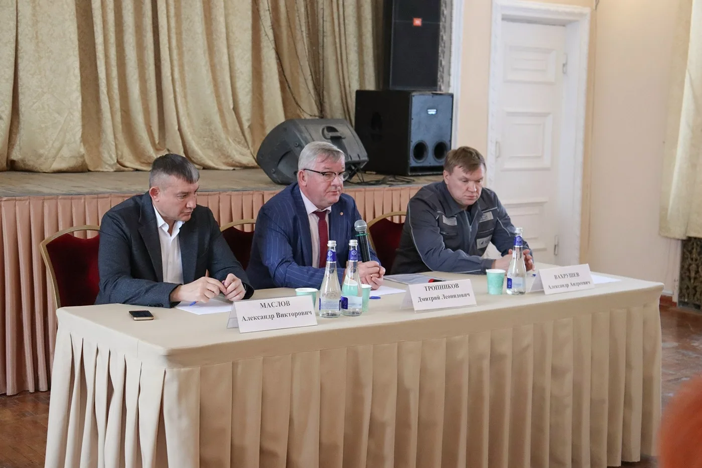 ​👔 «Обещать — не мешки ворочать»: в Салду приехал областной депутат, а местные уже не ...
