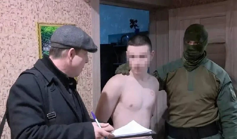 "Подожги дом за 2000 долларов": многоэтажка чуть не стала братской могилой из-за школьн...