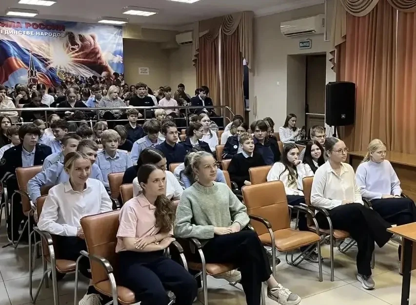 К нам приехала выставка «Косенков. Картина мира»! 🎨