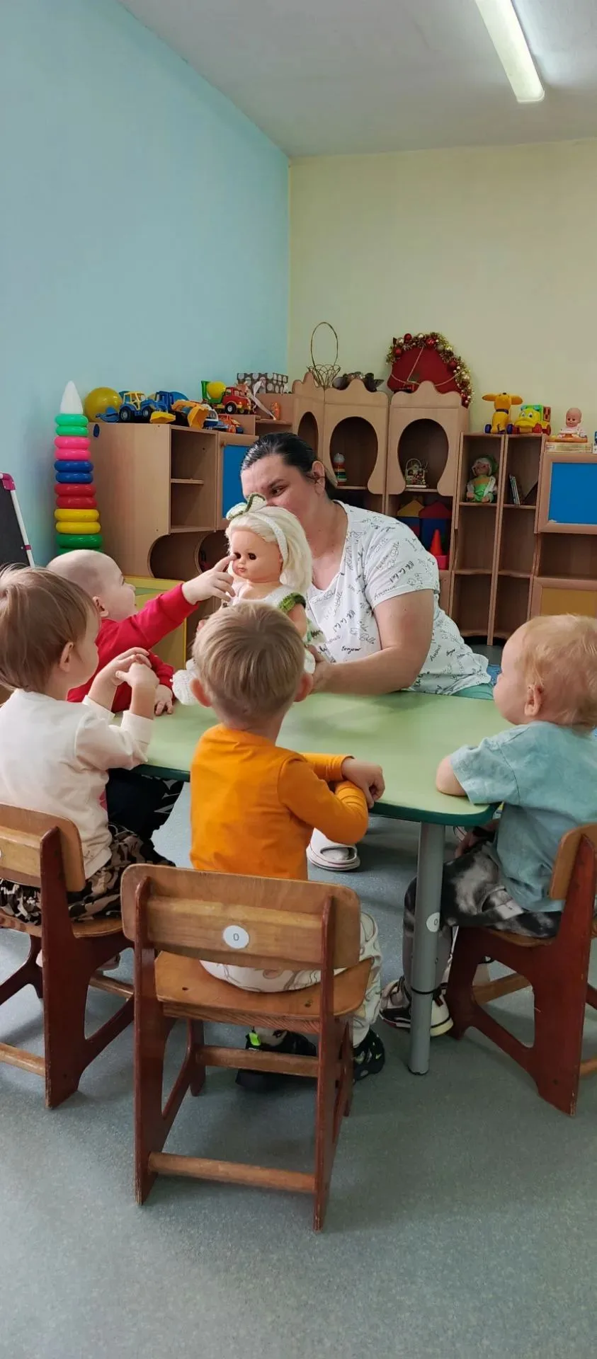 Сегодня в группу раннего возраста "Гномики" приходила кукла Маша. С ней детки учились п...