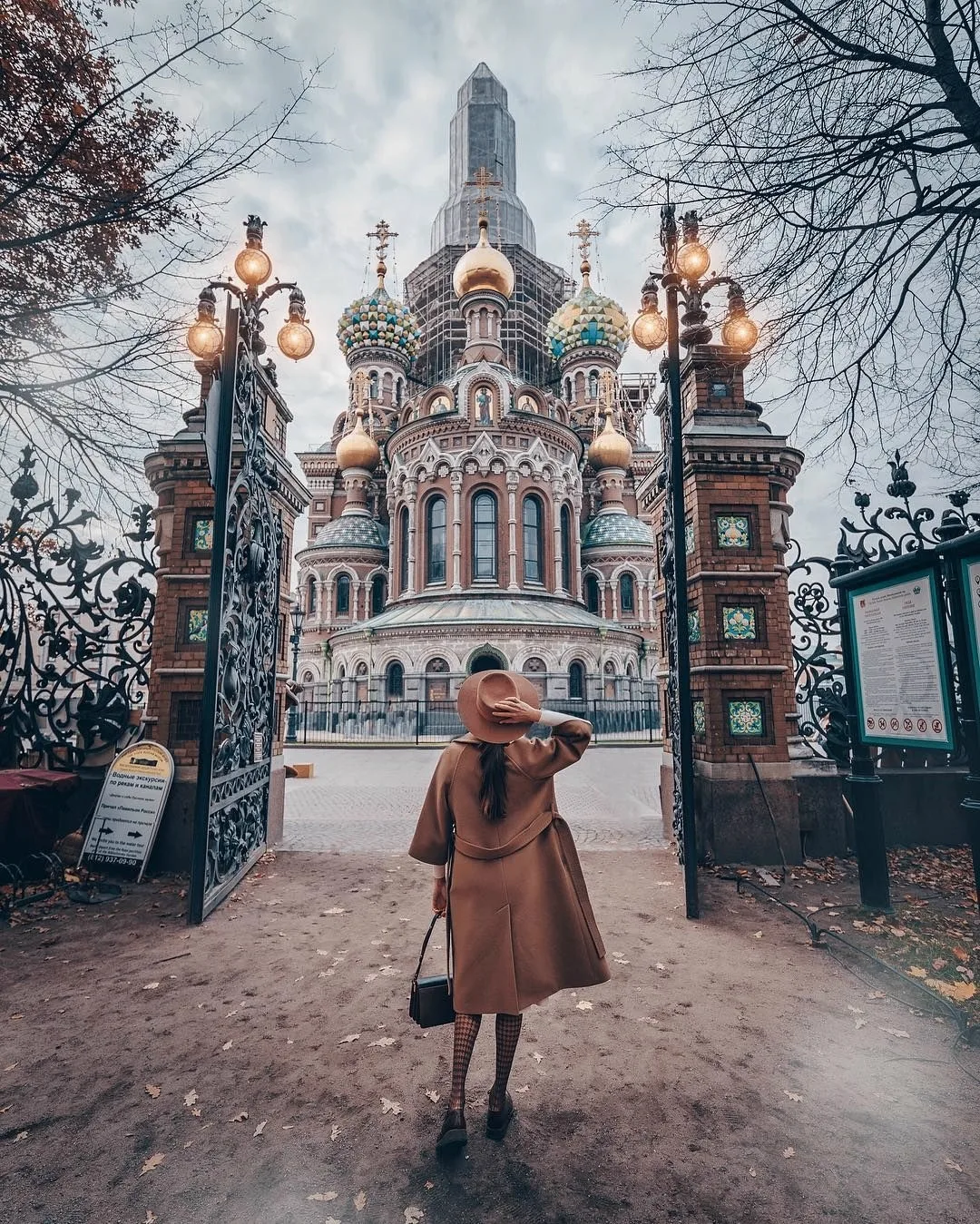 #Питер в октябре — это не про жару и пляжный отдых, а про атмосферные прогулки, уютные ...