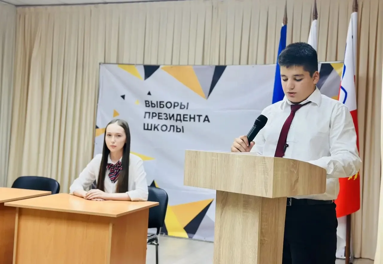 📢 В актовом зале прошли дебаты кандидатов в лидеры школы!