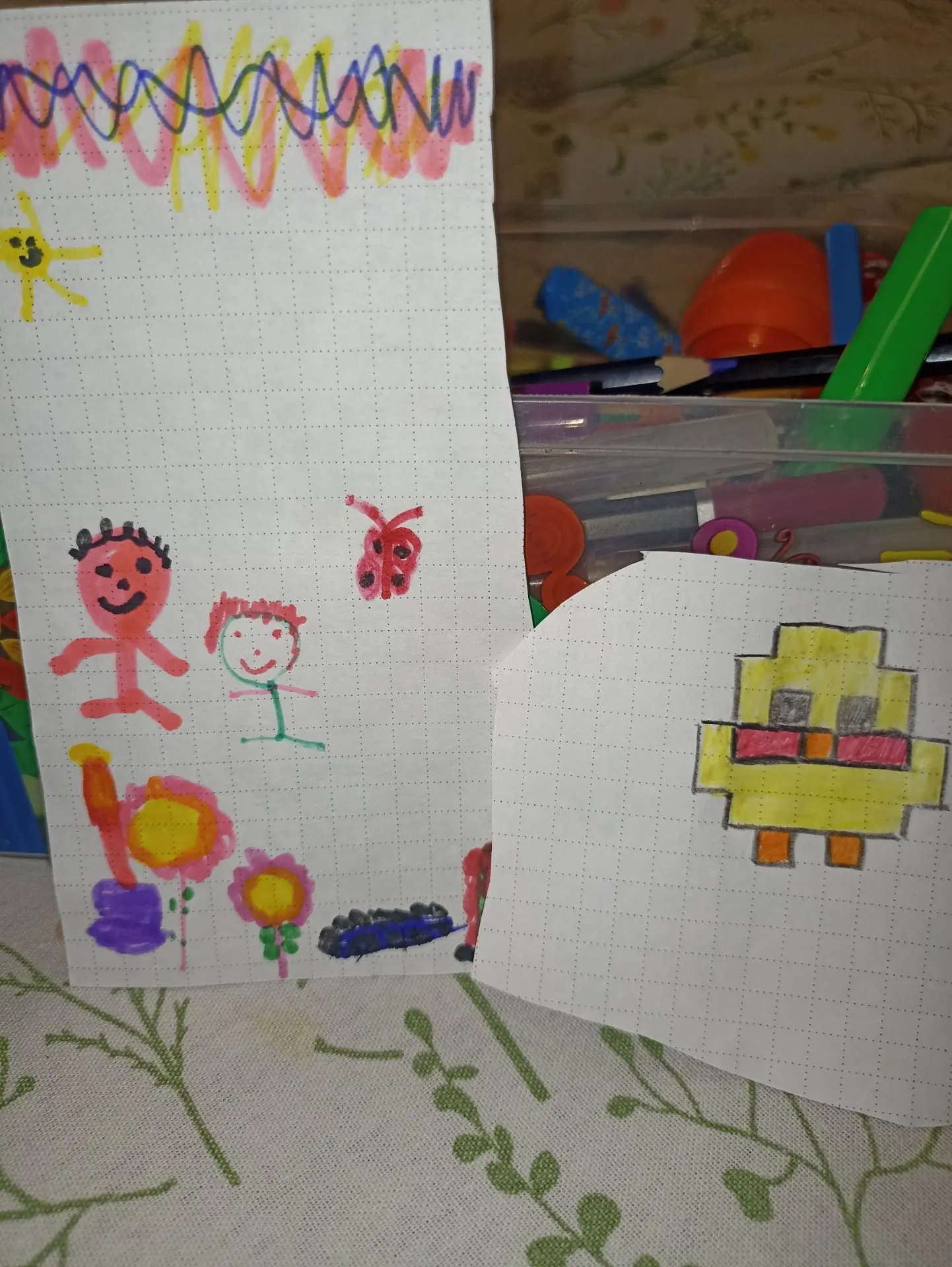 У нас с Мироном перед сном рисовашки 🖍️