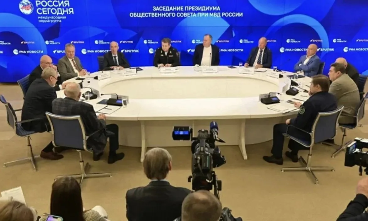 🗣️ Ректор Университета имени О.Е. Кутафина (МГЮА) Виктор Блажеев принял участие в засе...