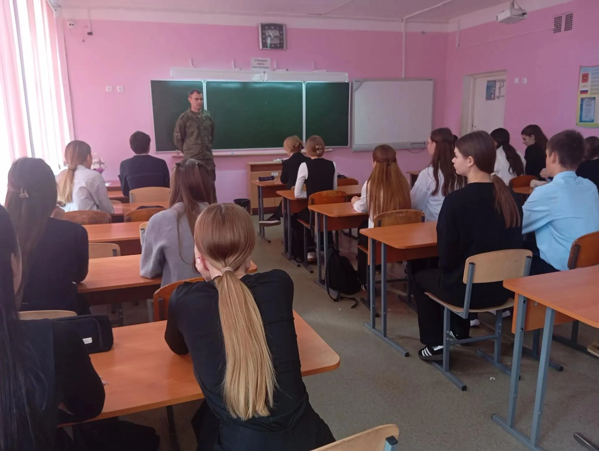 Встреча с военным комиссаром: профориентация для выпускников 11 классов