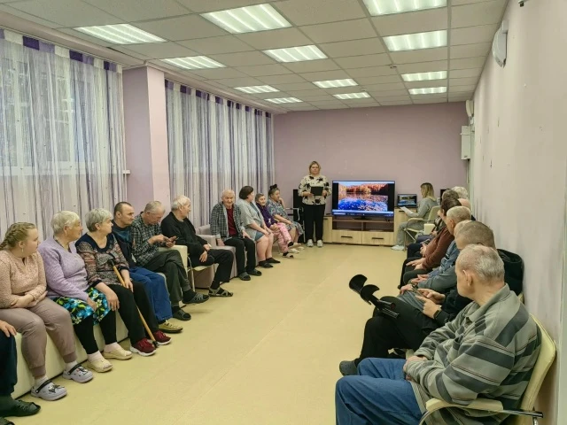 ❤️ В Покров Пресвятой Богородицы сотрудники Киреевской районной библиотеки посетили люд...