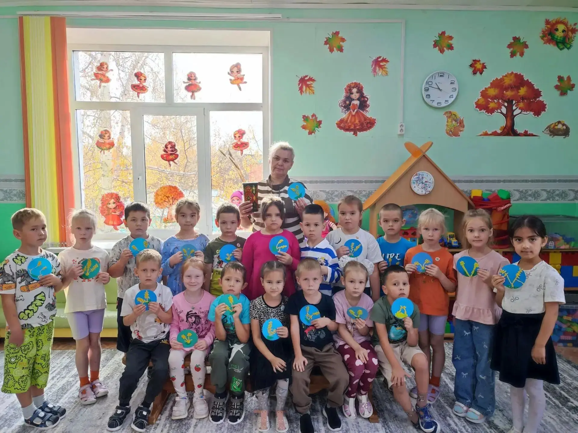 В 1 подготовительной группе прошло занятие по лепке "Хлеб- всему голова "