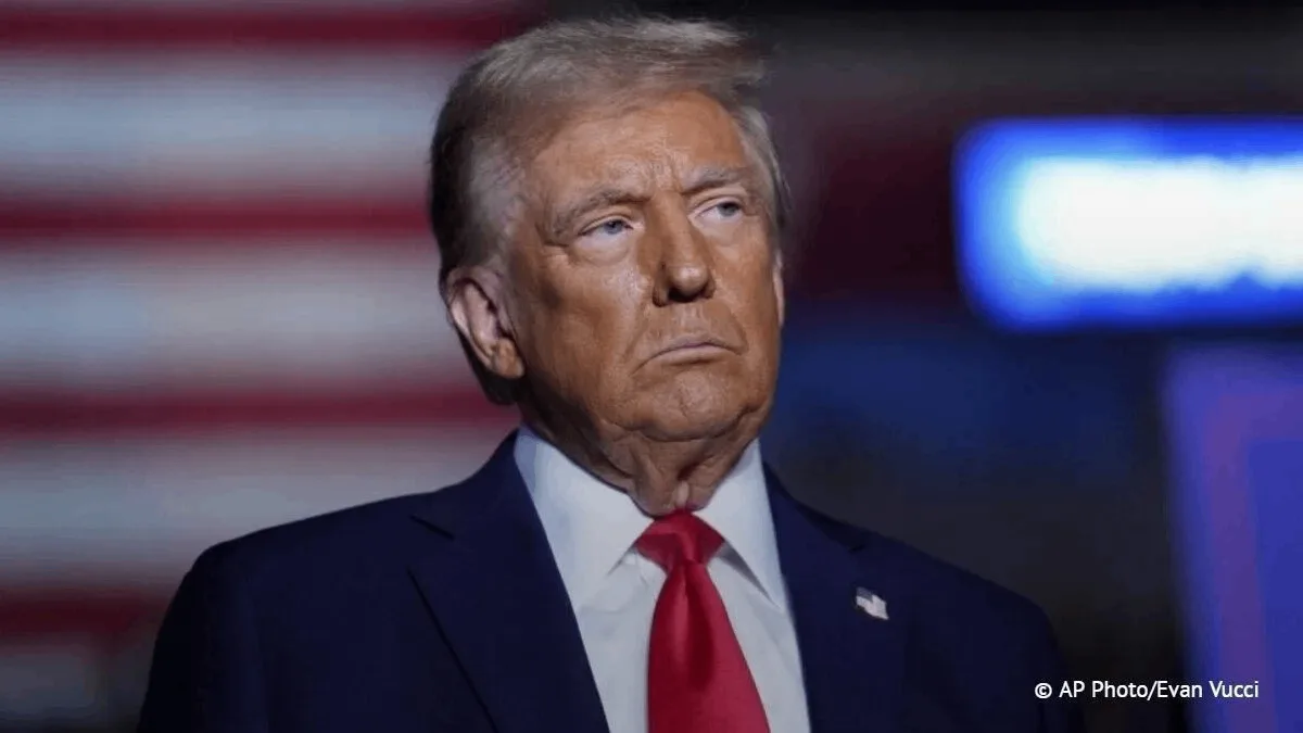 Трамп назвал "позором" удары Украины по российским НПЗ. Об этом он заявил в интервью Ne...