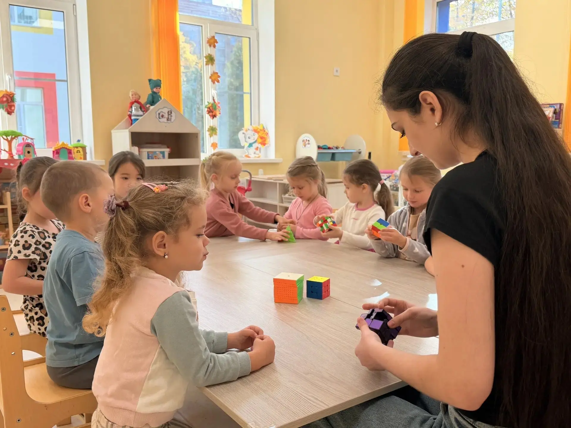 На этой неделе в гости к ребятам группы «Солнышко» пришла необычная гостья - одиннадцат...