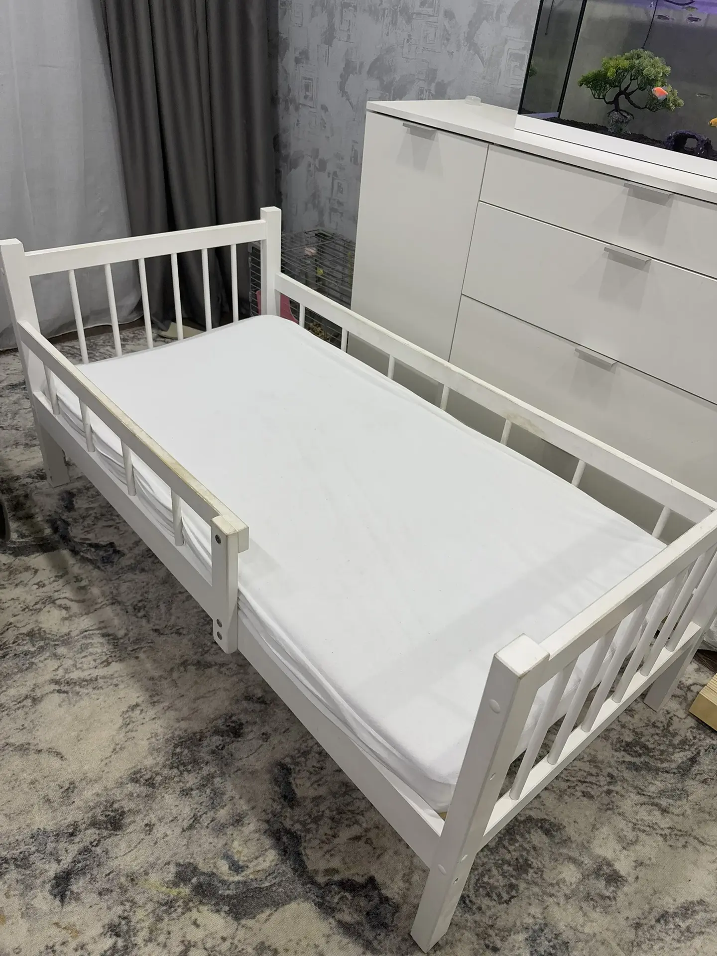Продам кроватку детскую с матрасом