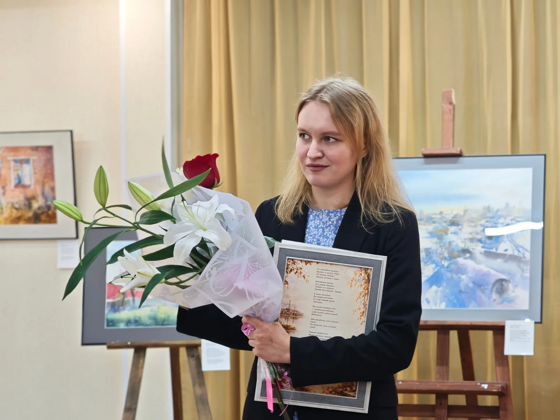 «Свет родной земли»: в Южском Доме ремесел открылась выставка акварелей Юлии Калашниковой