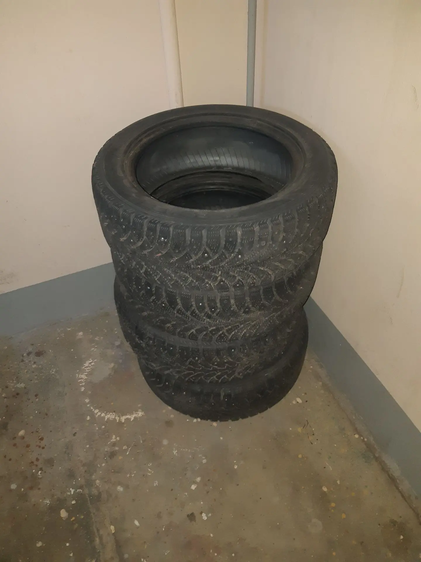 Подам резину NORDMAN 195/55 15R 6000 тыс. р. Пр. Культуры д 12 к 1