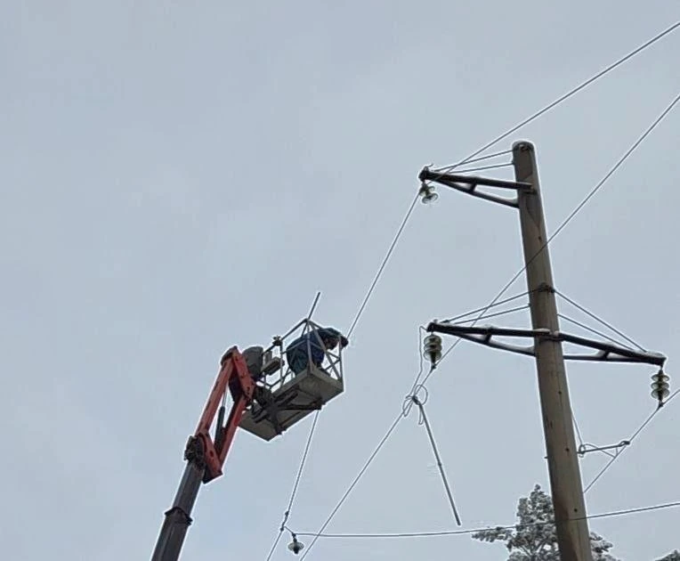 💡 Бригады Иркутской электросетевой компании восстановили электроснабжение в Тайшетском...