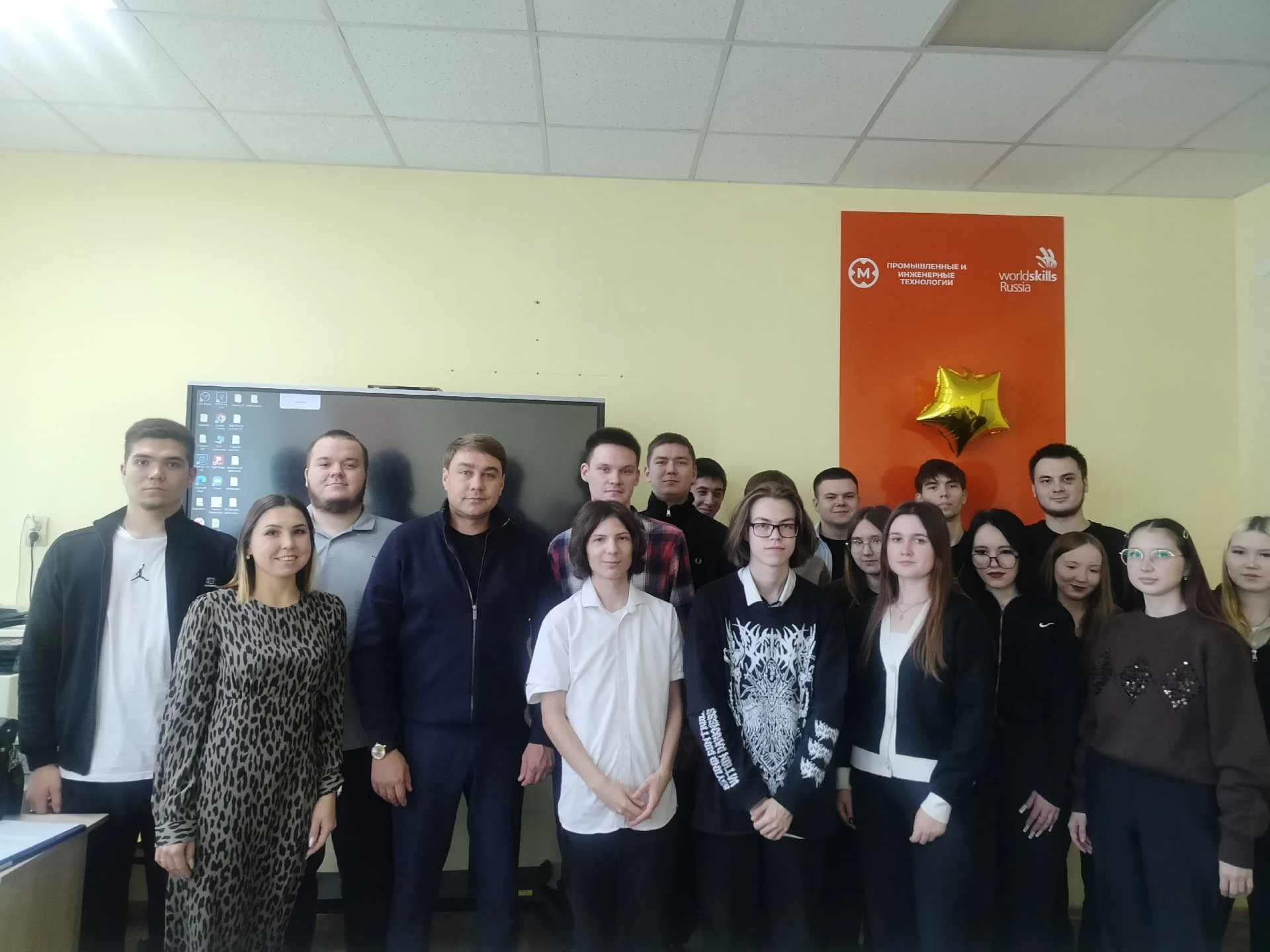 👤Канашский транспортно-энергетический техникум посетил депутат Собрания депутатов Кана...