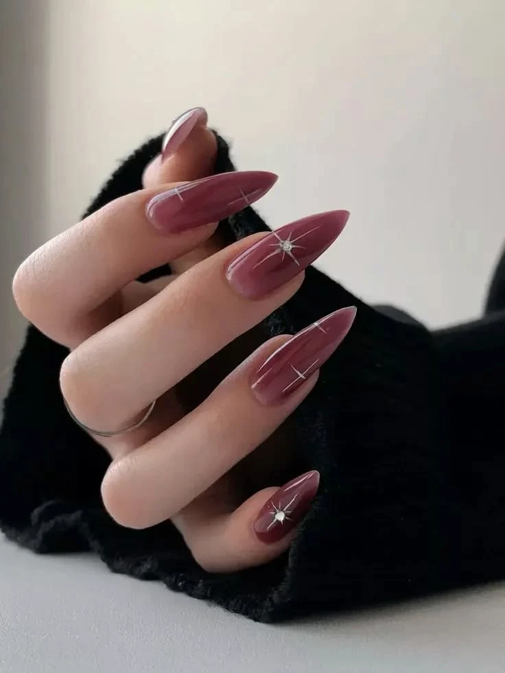 Первый по ногтям 🌸