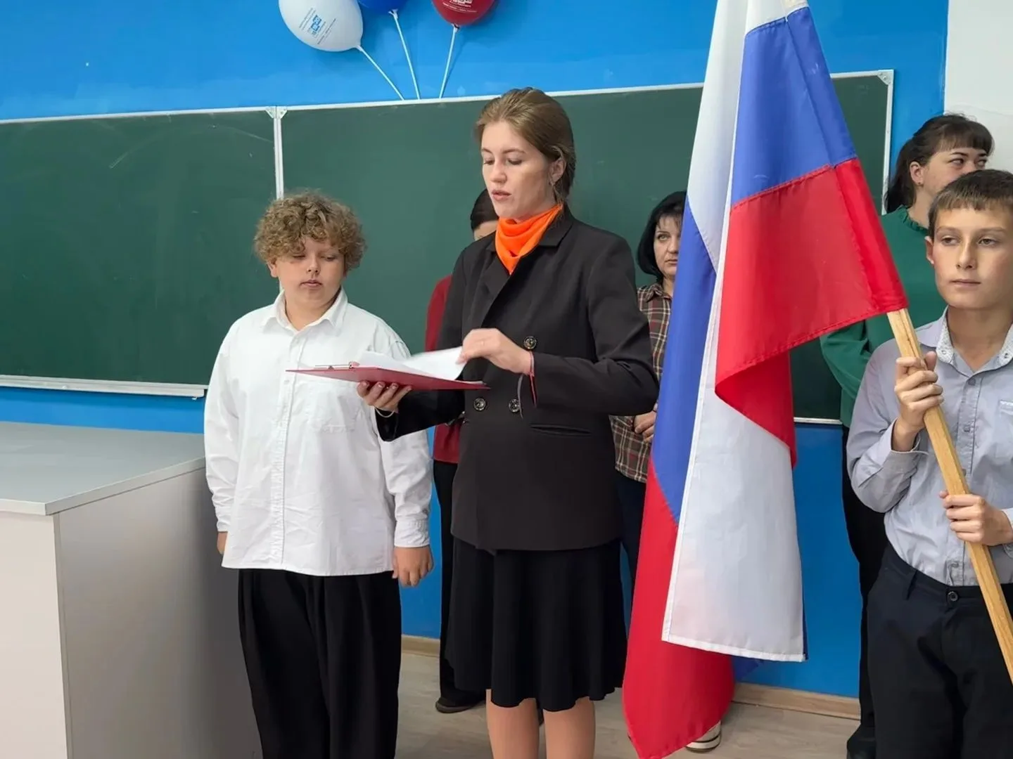 Сегодня  12.10.2026 г в  МКОУ «ООШ с.Бескес » состоялась торжественная еженедельная цер...