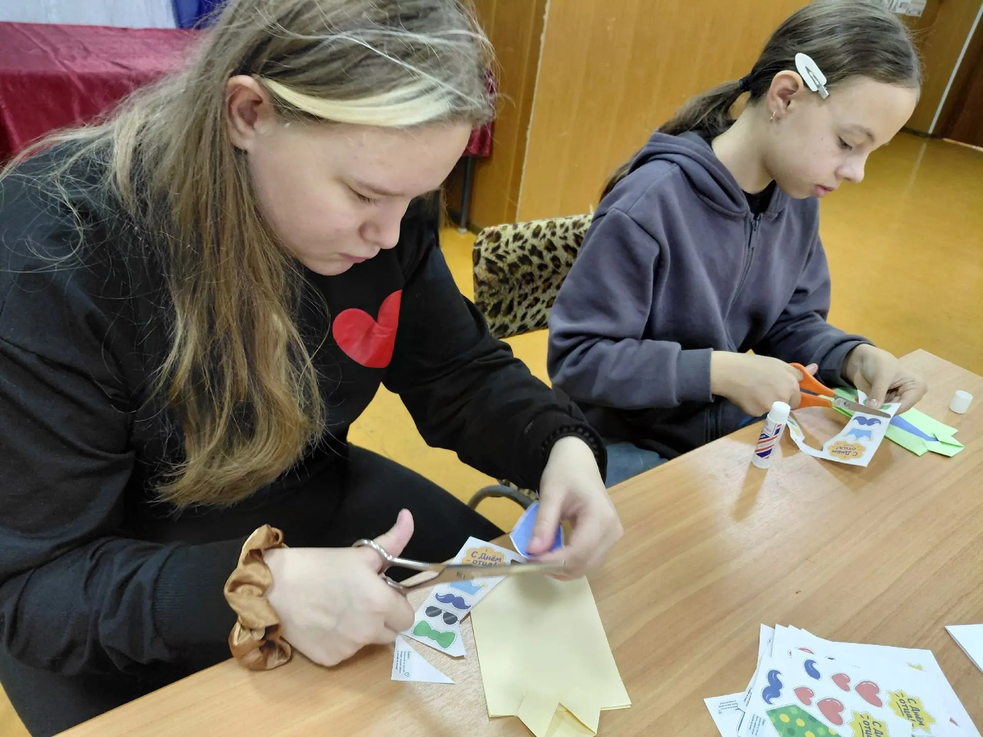 💞В Семигорьевском Доме культуры прошёл творческий мастер‑класс для детей «Открытка для...