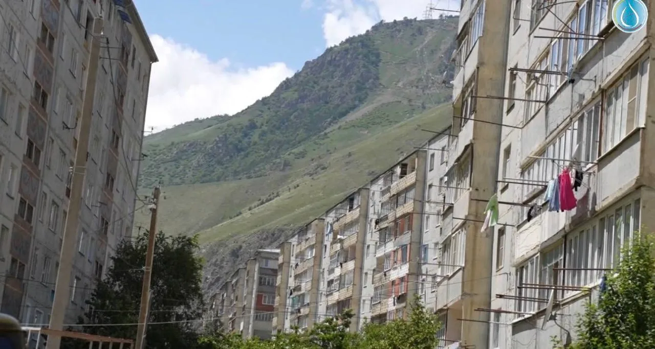 🟦Сотрудники «Водоканала» запустили отопление в многоквартирных домах Мизура и Верхнего...
