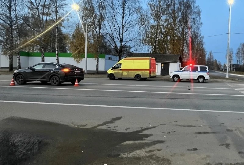 В Проснице 15-летняя девочка на электровелосипеде пострадала в аварии с кроссовером.