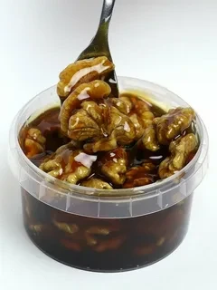 Мёд с грецким орехом — сладость, которая заботится о вас 🍯🌰