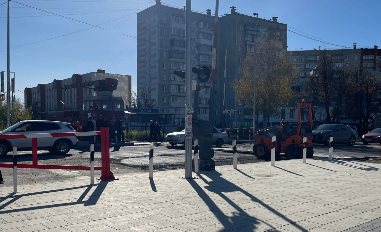 На выезд из Комарово открыли одну полосу