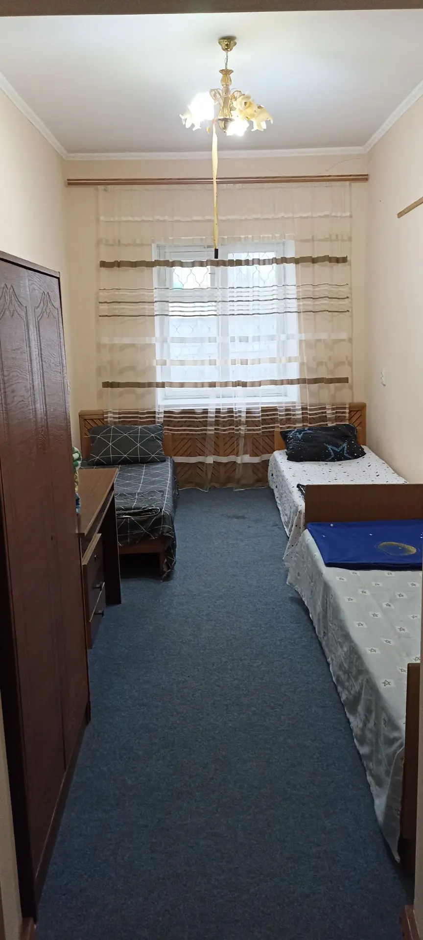 Продаются б/у односпальные кровати в количестве 12 штук . Цена - 1000 рублей за кровать...