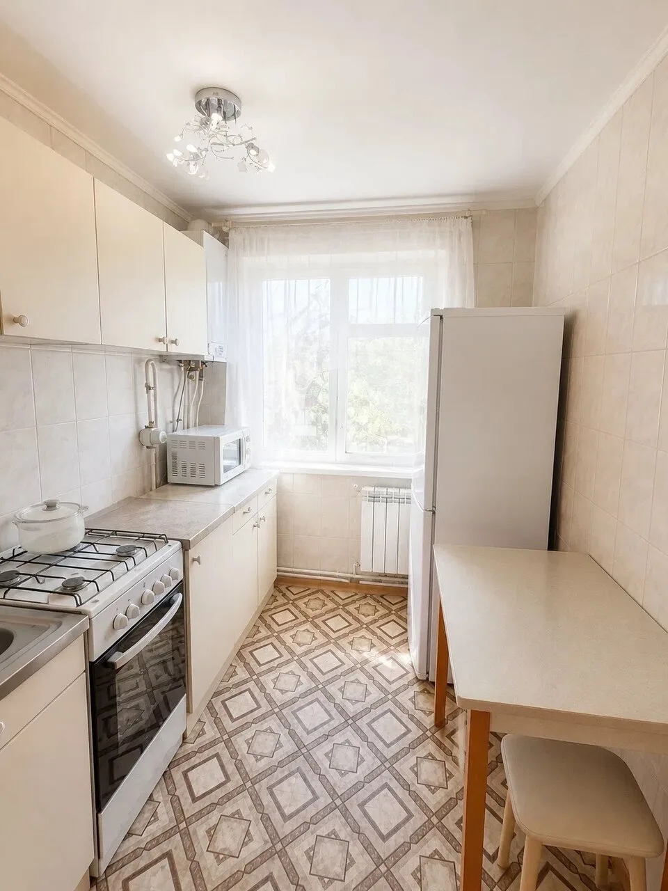 4-комнатная квартира с автономным отоплением в Луганске — 67,8 м²