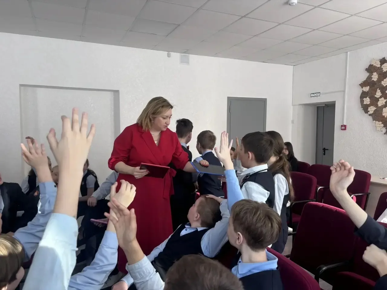 ✨ Сегодня для наших пятиклассников прошла замечательная беседа о доброте и дружбе! Ребя...