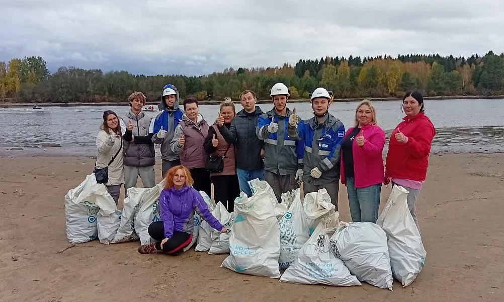 Вологодские экологи очистили берег Шекснинского водохранилища