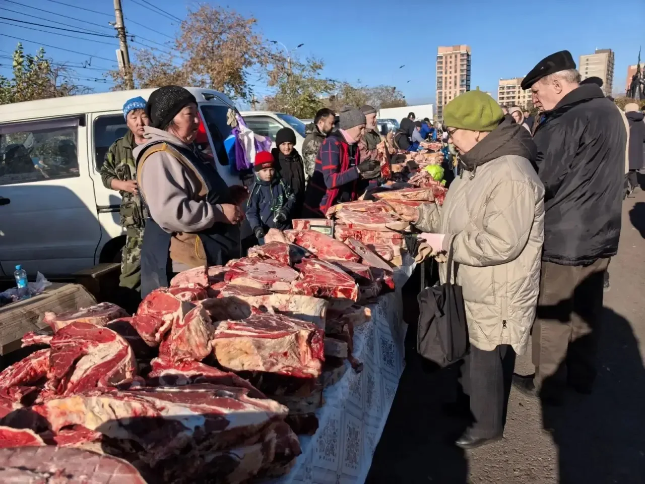 Более 10 тысяч человек приобрели сельхозпродукцию на ярмарке «Произведено в Забайкальск...
