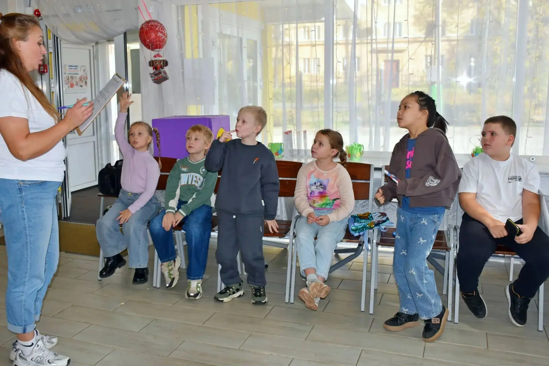Ученики 2"А"  класса решили провести один из свободных дней активно и весело, отправивш...