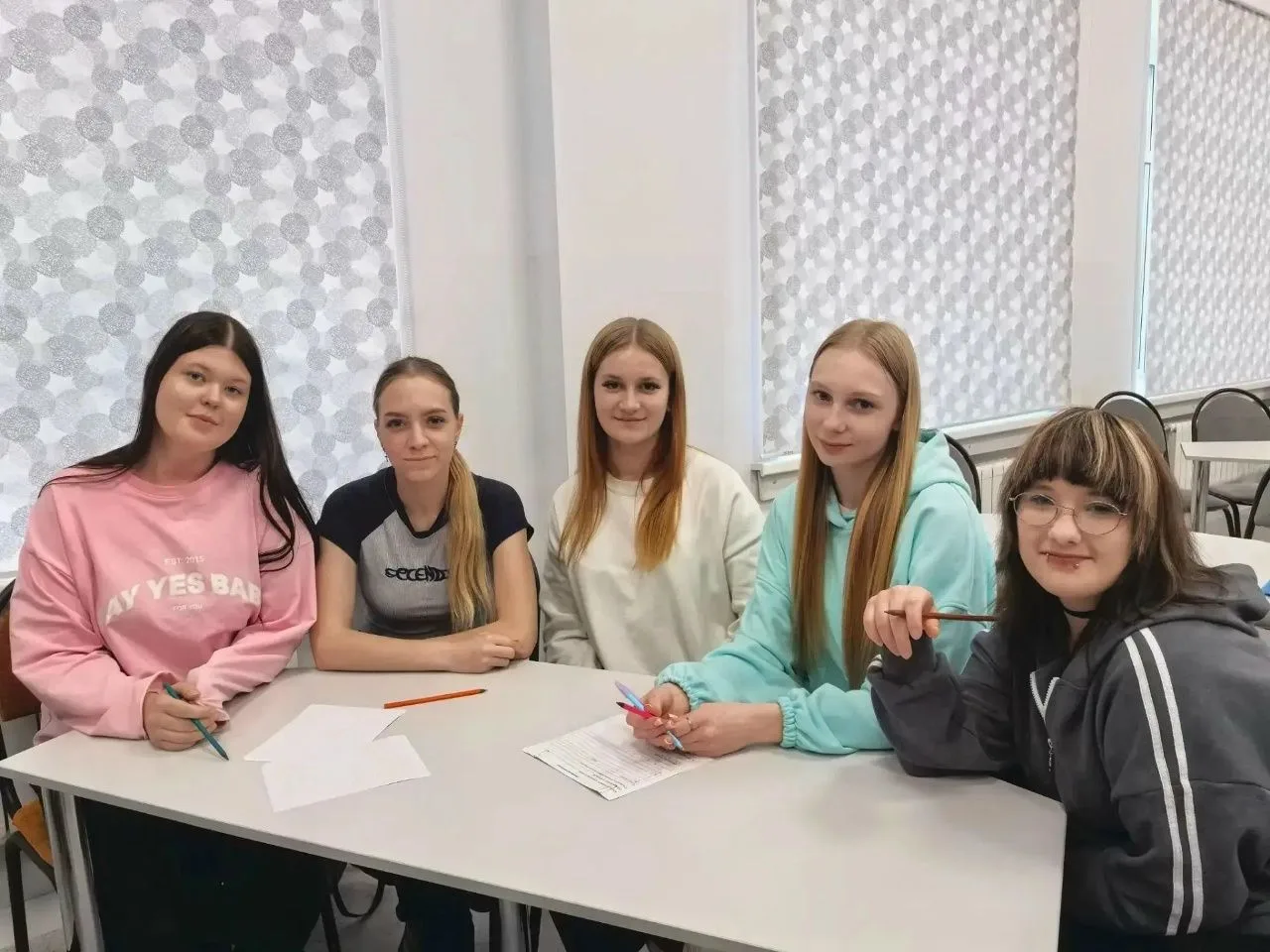 9 октября команда девочек из 10 "А" класса под руководством учителя математики Михашино...