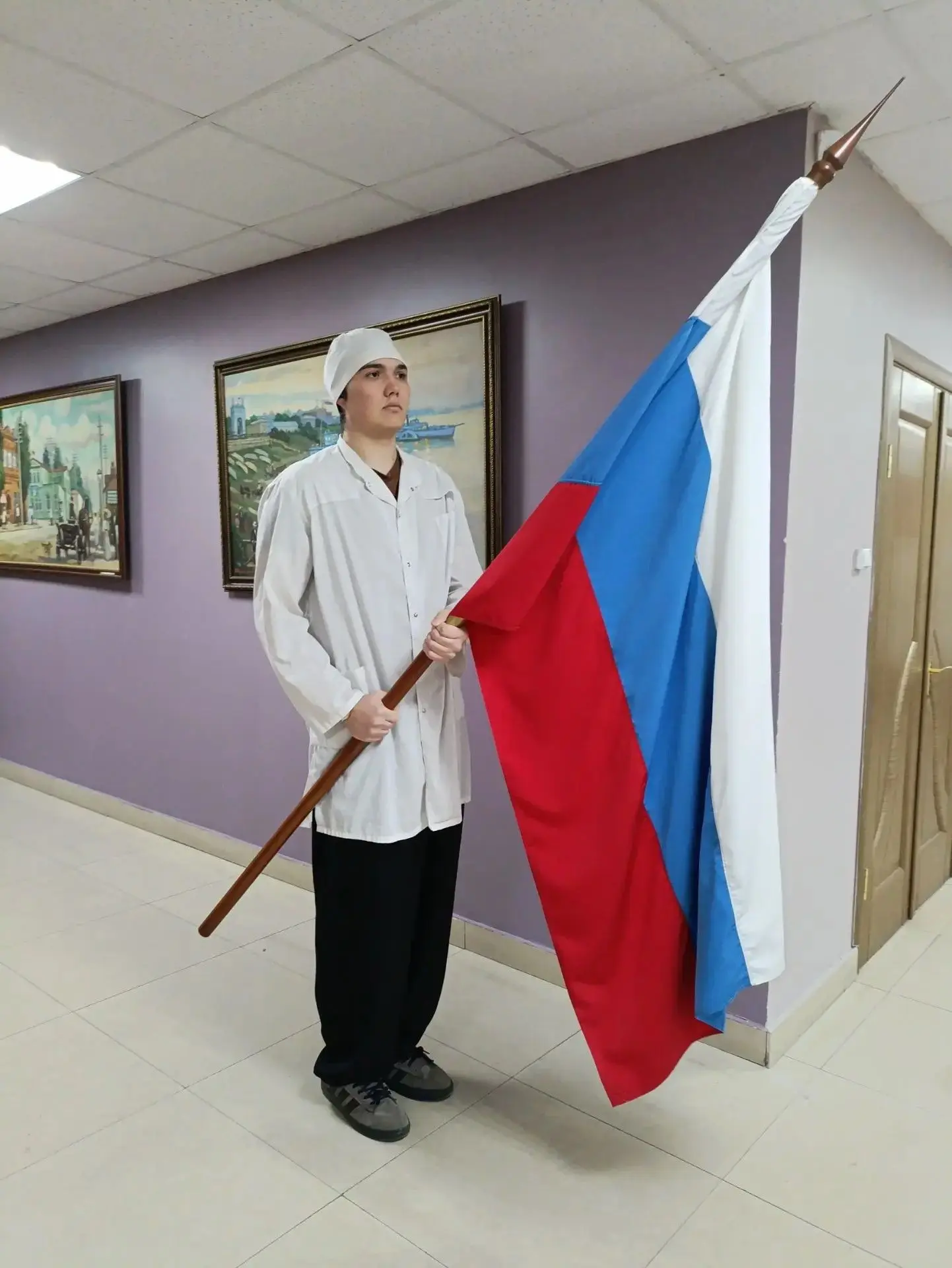 🇷🇺 НОВАЯ УЧЕБНАЯ НЕДЕЛЯ В АМК НАЧАЛАСЬ С ТОРЖЕСТВЕННОГО ВЫНОСА ФЛАГА 🎓💙