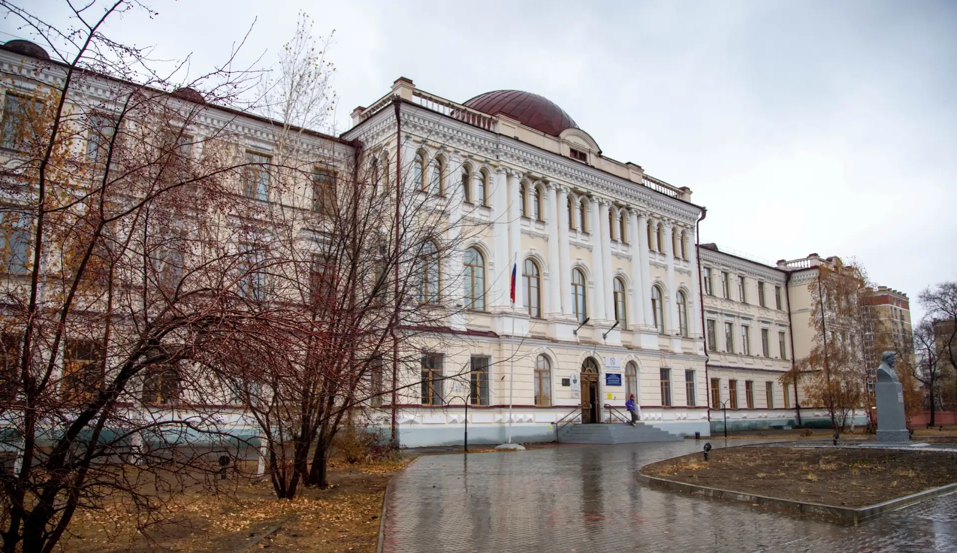 В Благовещенске проводят проверки школ и учреждений дополнительного образования на соот...