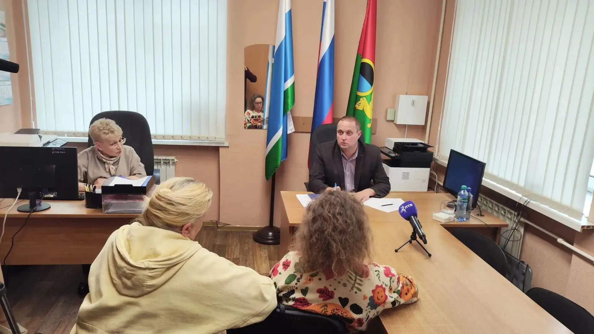 Сегодня временно исполняющий обязанности главы Первоуральска Денис Поляков провёл очере...