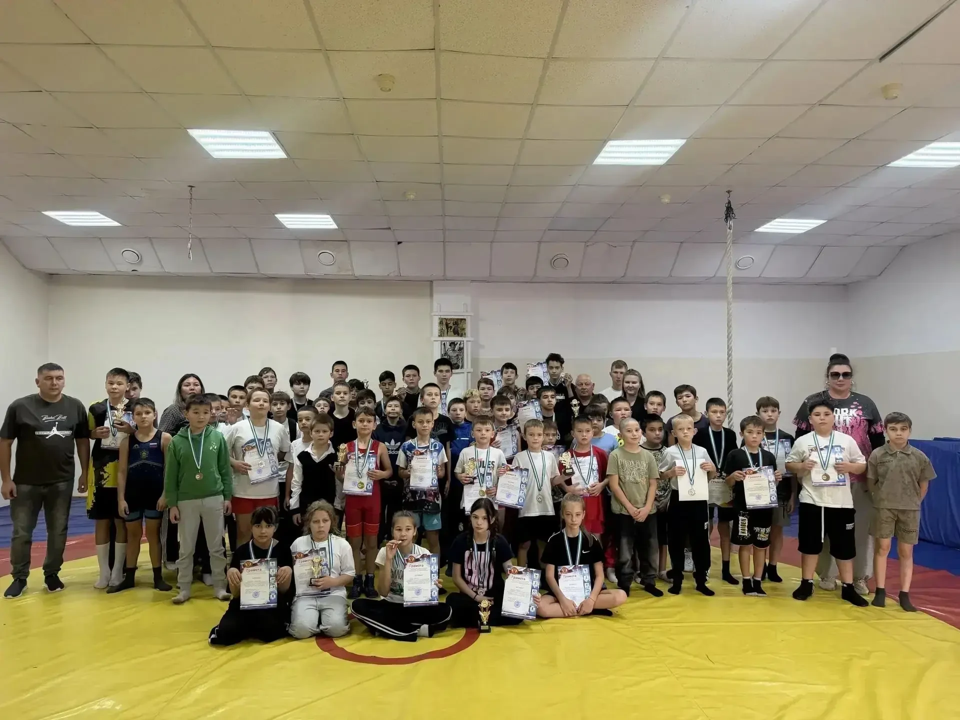 Поздравляем обучающихся МБОУ СОШ № 4 им. Героя Советского Союза П.Ф. Щербакова с. Раевс...