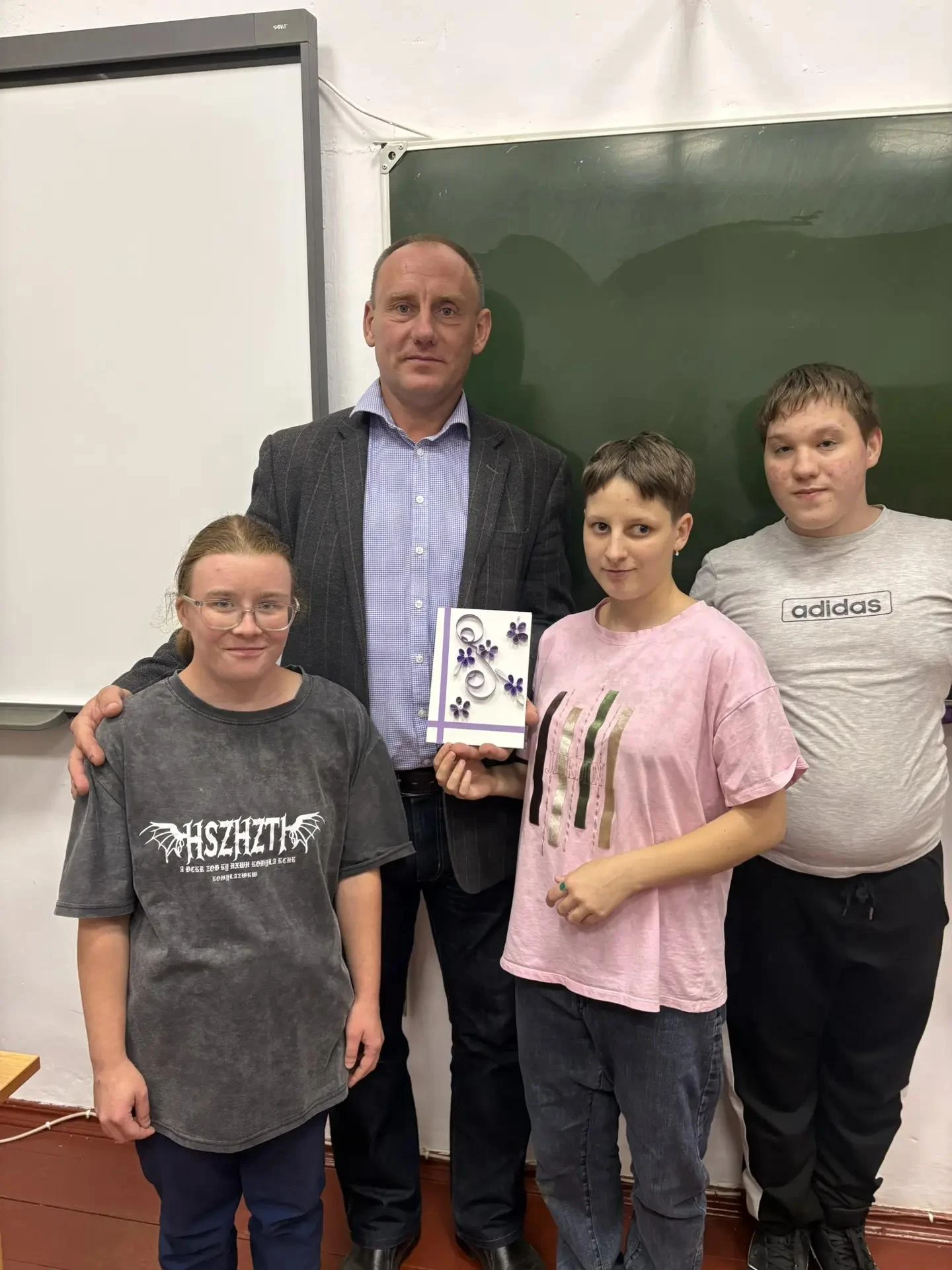 🌹В рамках  празднования Дня учителя обучающиеся творческого объединения дополнительног...
