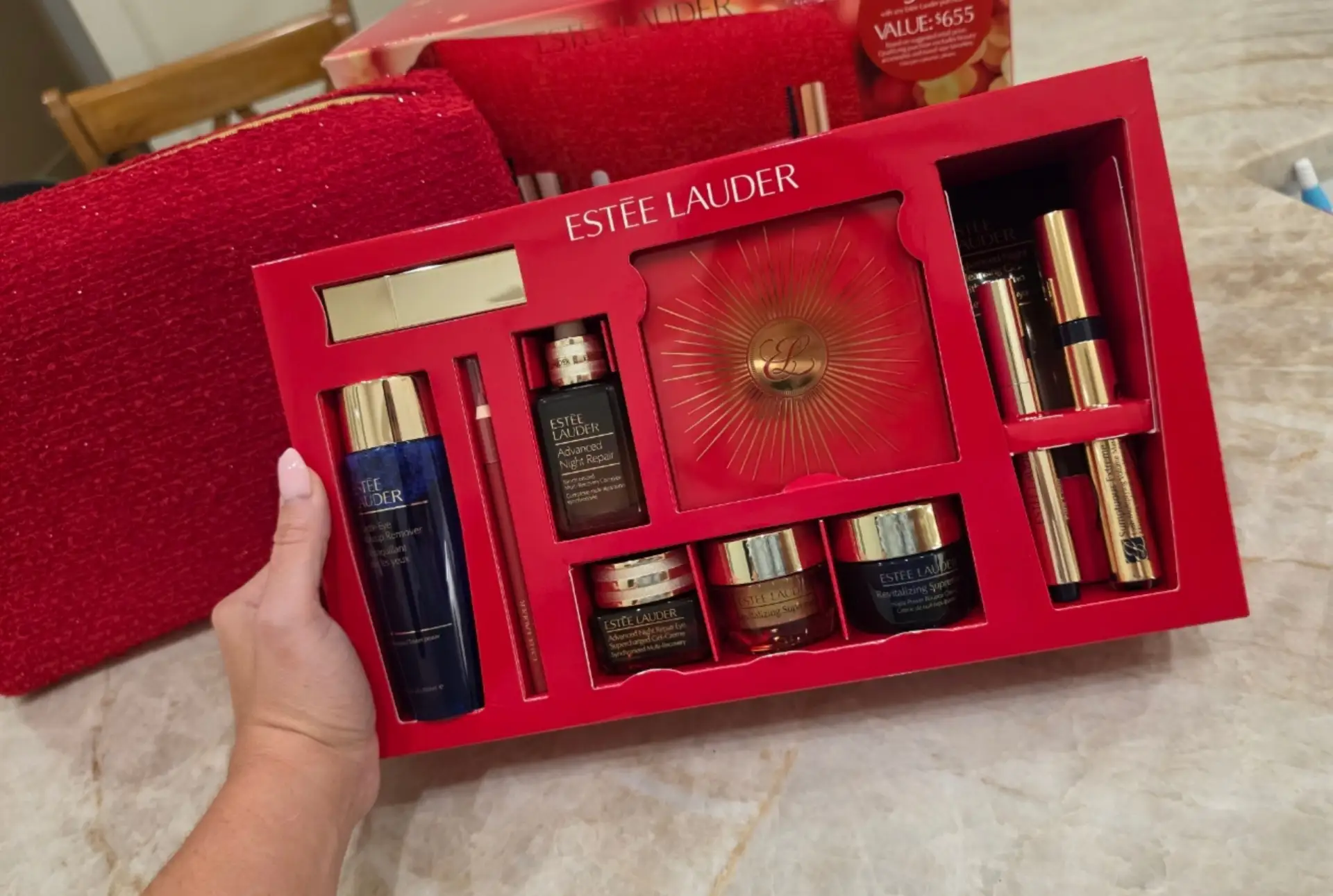 Целый набор 🎁, примерно, по цене трёх уходовых средств