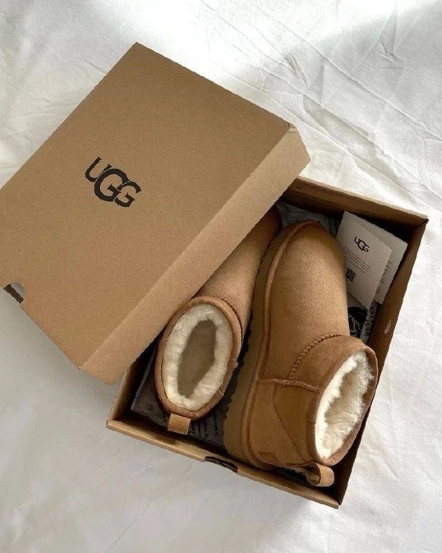 UGG ULTRA MINI CLASSIC