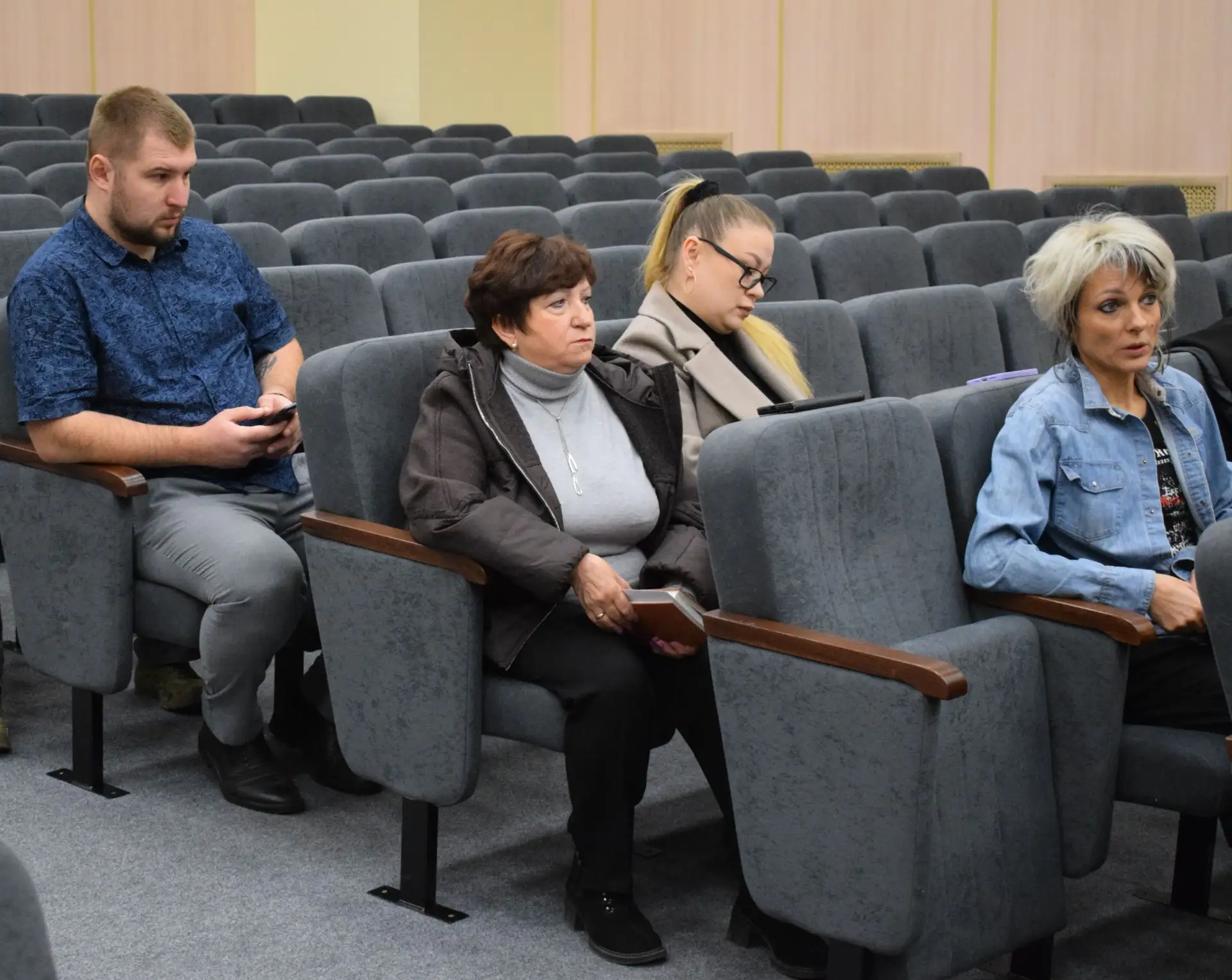На сегодняшнем заседании оперативного штаба обсудили ситуацию с началом отопительного с...