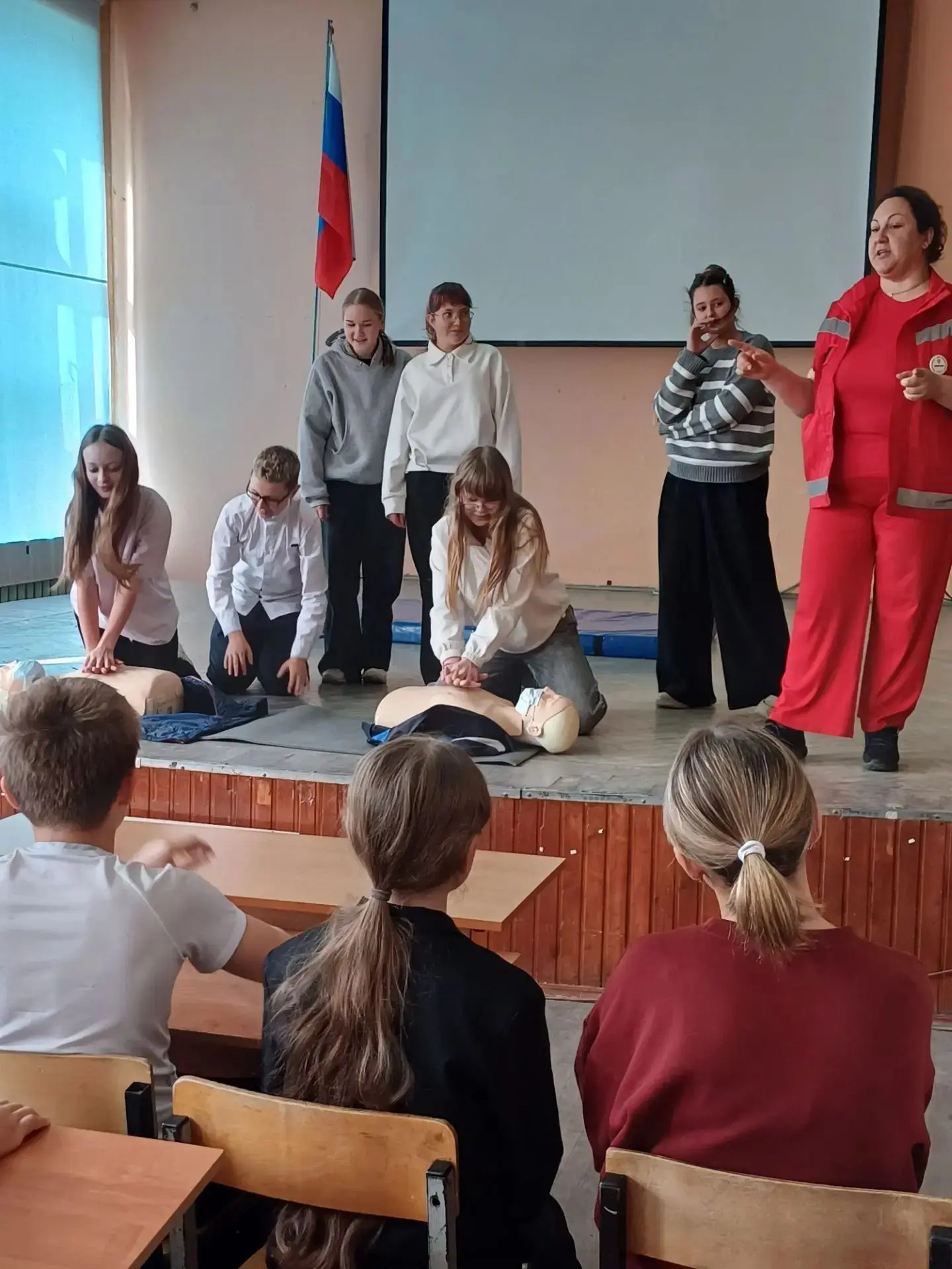 Сегодня в нашем центре прошёл мастер-класс по оказанию первой помощи.