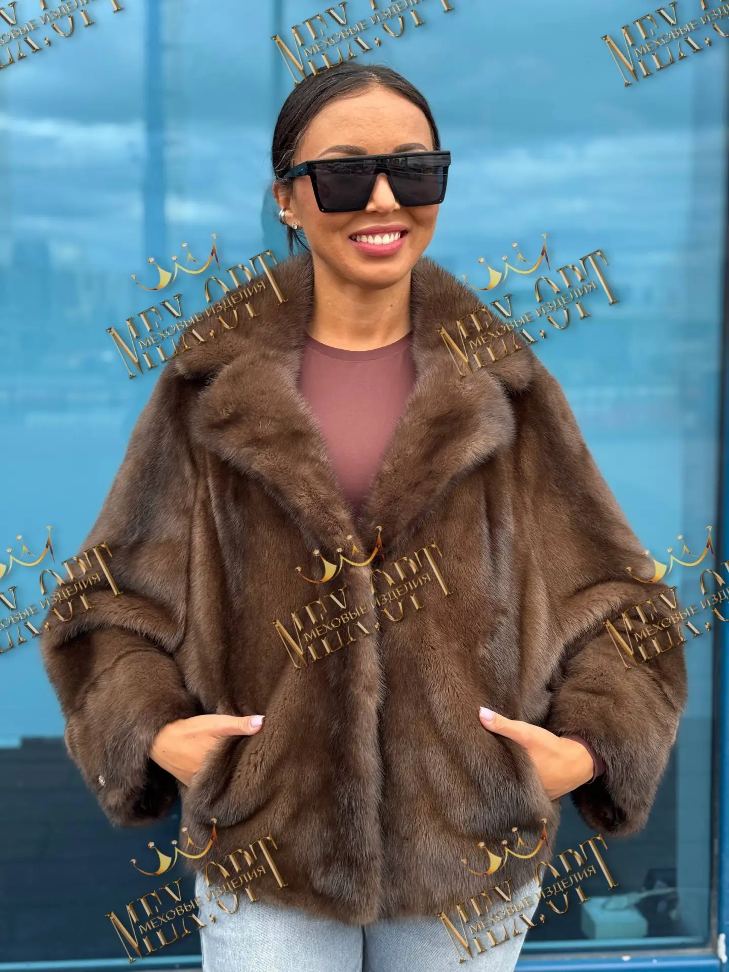 Шубка из меха норки, английский воротник, цвет орех, модель «кимоно», длина 65 см