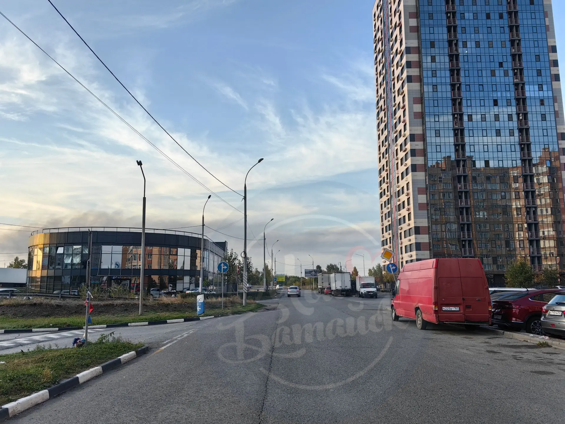 Новое коммерческое здание построили в начале Западного шоссе возле Северной Звезды 🏢