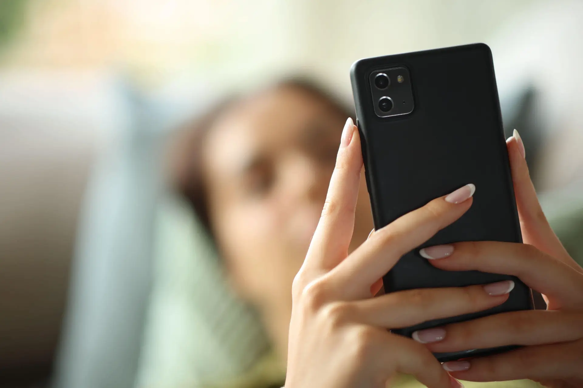📱 Переписка не заменит живой встречи