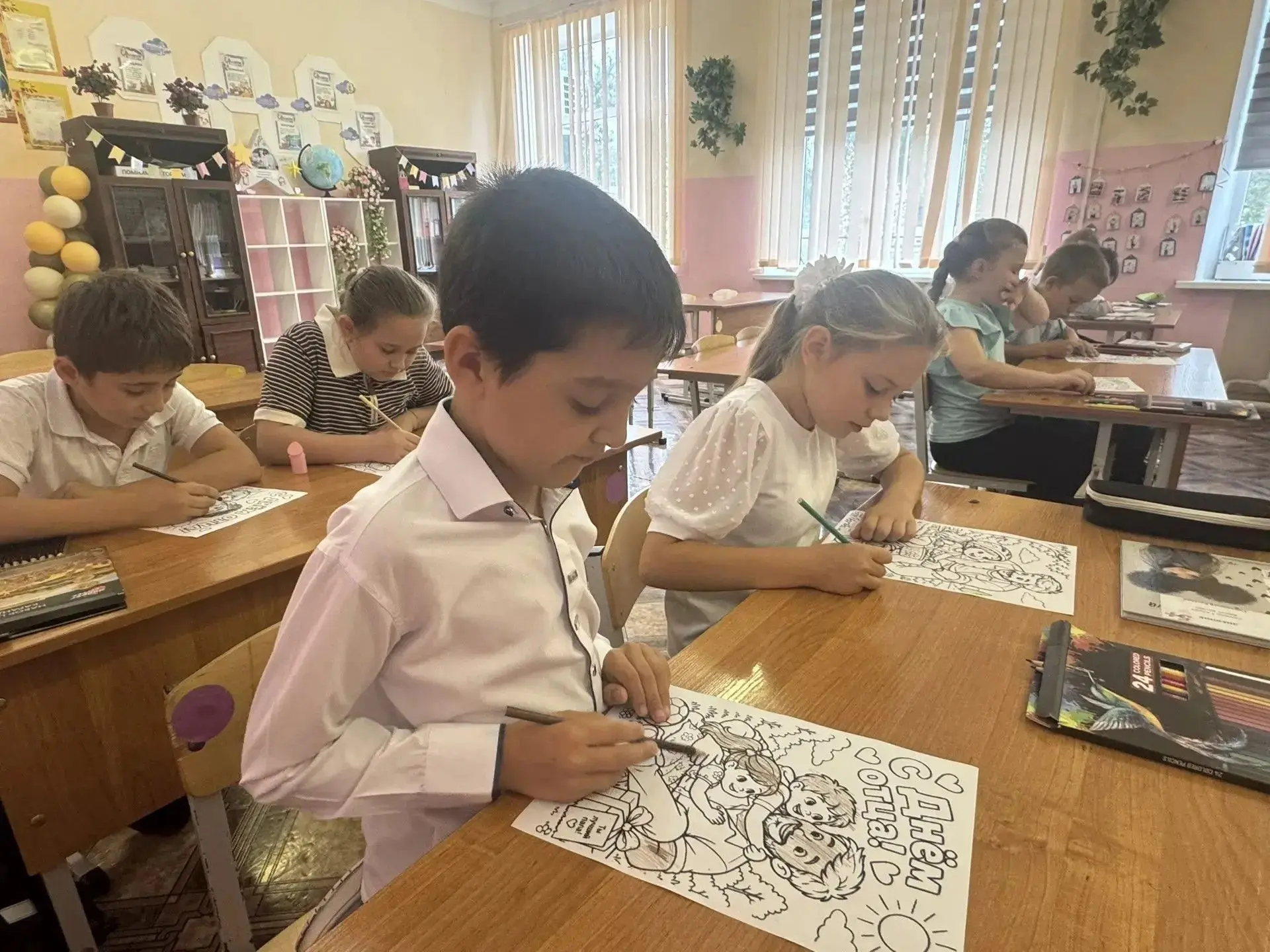 👨‍👦 Рисунки, в которых живёт любовь: ко Дню отца от наших учеников! 🎨
